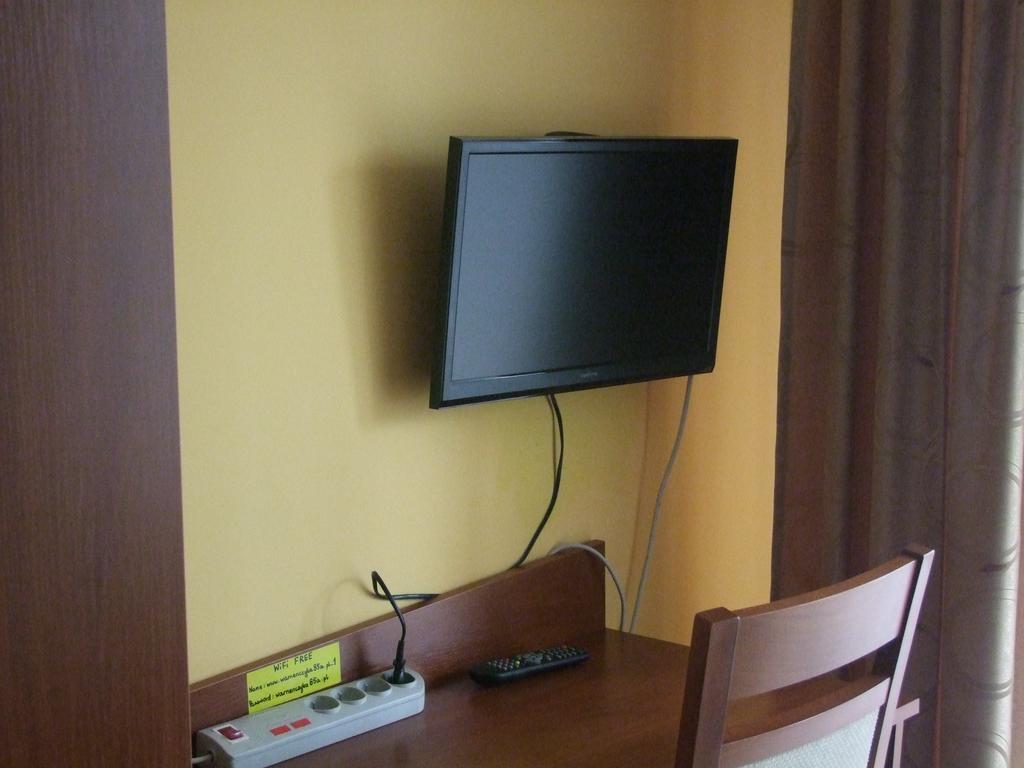 Warnenczyka 85A Bezplatny Parking, Faktura, Prywatna Lazienka, Klimatyzacja Rzeszow Room photo