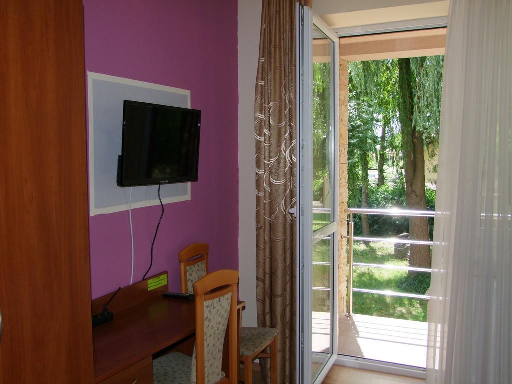 Warnenczyka 85A Bezplatny Parking, Faktura, Prywatna Lazienka, Klimatyzacja Rzeszow Room photo
